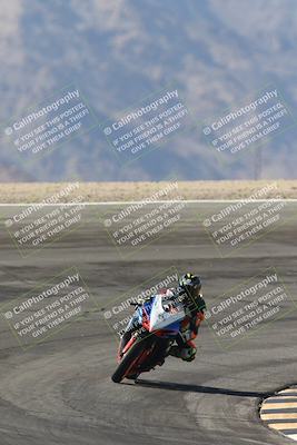 media/Oct-30-2025-Racers Edge (Thu) [[dabbdaf680]]/3-B Group/Session 2 (Bowl Exit)/